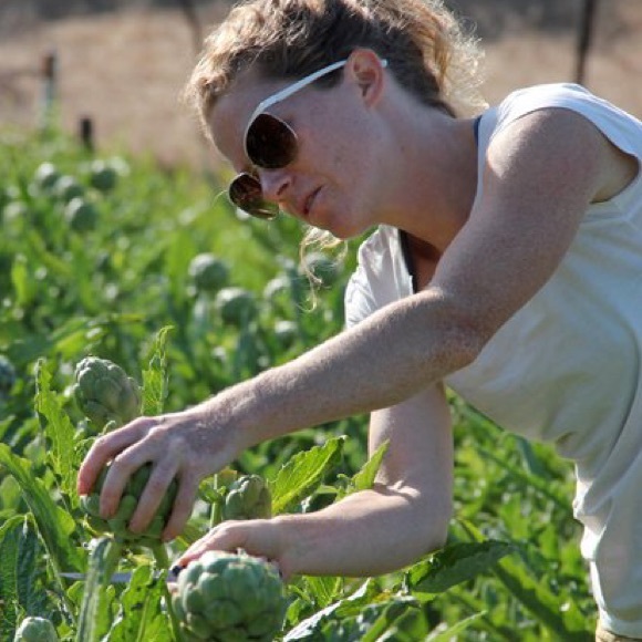 Meet your Posher, Hillary - Picture 1 of 1